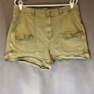 American Eagle Outfitters Green Cargo Shorts Utility Style. Very Good Condition